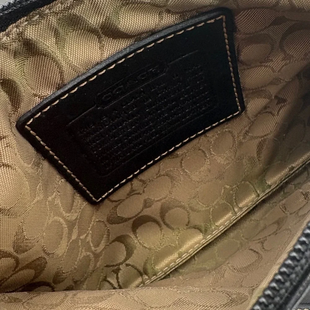 Coach Wristlet‎ Women Small Black Leather Embossed Logo Zip Pouch Clutch